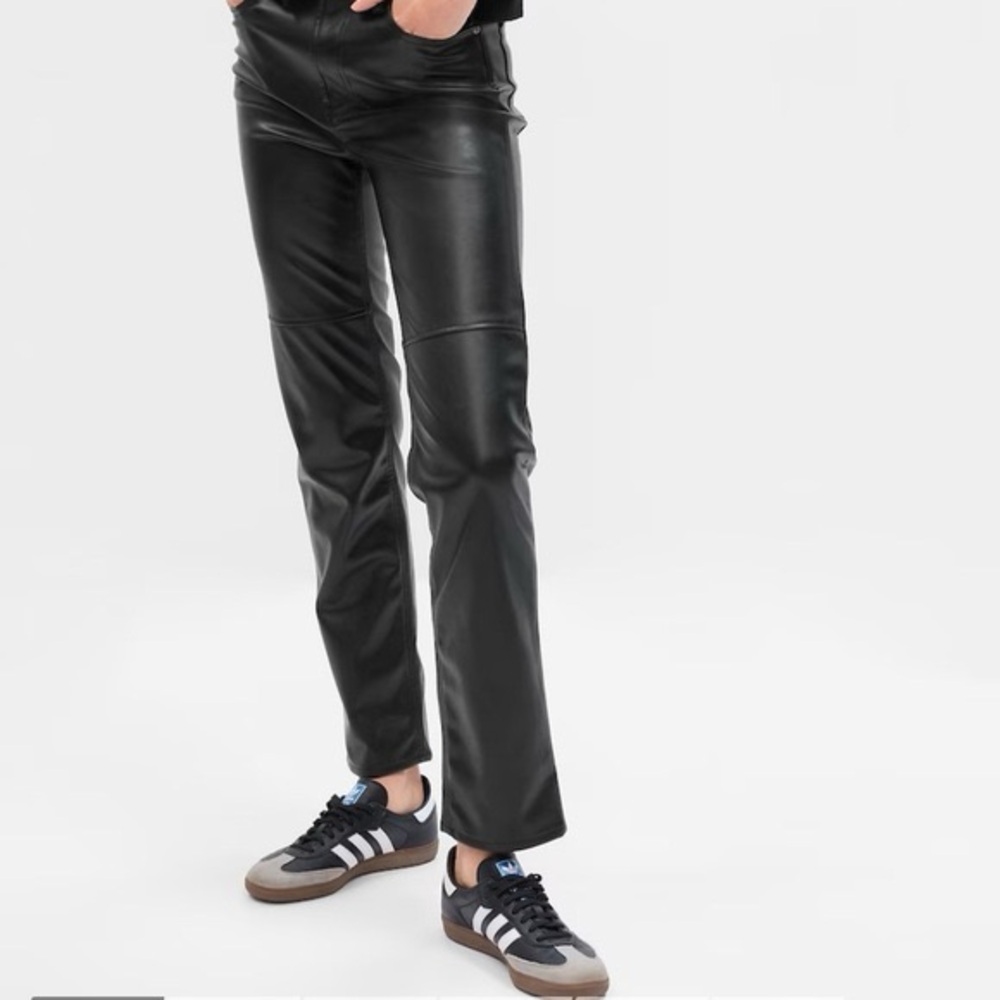 ALTAR’D STATE Black Faux Leather Straight Leg Pants | Women’s size 24/0